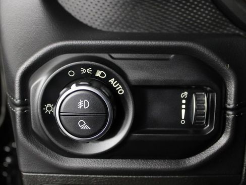 Used 2024 Jeep Gladiator Rubicon w/ Technology Group image 22