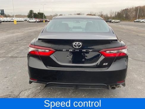 Used 2023 Toyota Camry SE image 4