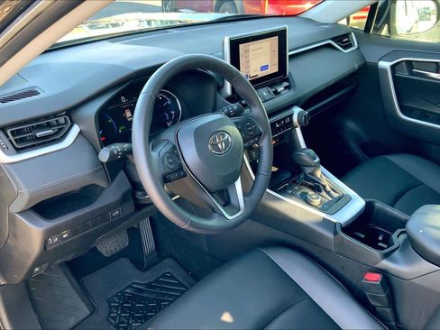 Used 2024 Toyota RAV4 XLE Premium image 33