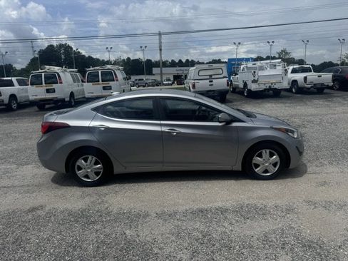 Used 2016 Hyundai Elantra SE FWD image 5