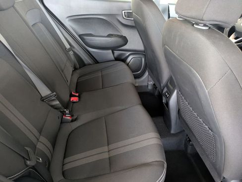 Used 2025 Hyundai Venue SEL FWD image 29