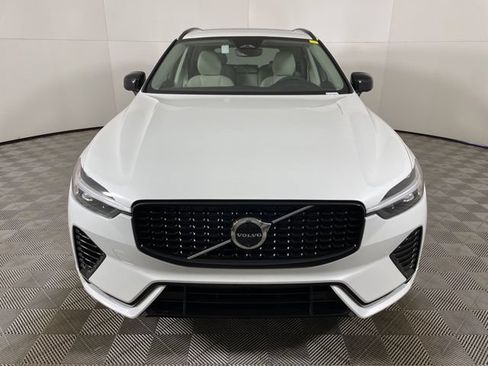 Certified 2025 Volvo XC60 T8 Plus w/ Protection Package Premier AWD/4WD image 4