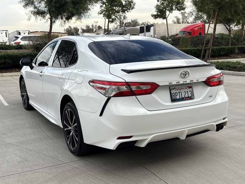 Used 2020 Toyota Camry SE w/ Carpet Mat Package image 4