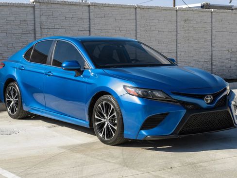 Used 2019 Toyota Camry SE image 7