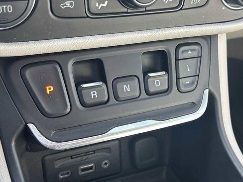 Used 2019 GMC Terrain Denali w/ Advanced Safety Package image 16