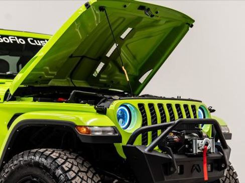 Used 2021 Jeep Gladiator Sport image 36