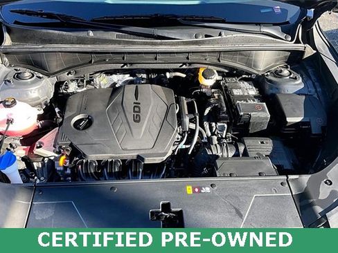 Certified 2025 Kia Sorento S image 9