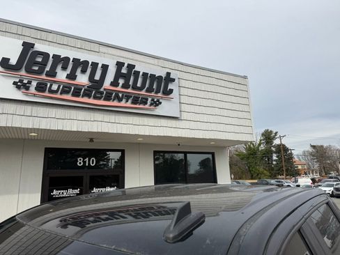 Used 2022 Chevrolet Silverado 1500 LT image 12