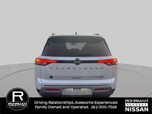 Used 2025 Nissan Pathfinder Platinum w/ Cargo Package AWD/4WD image 5