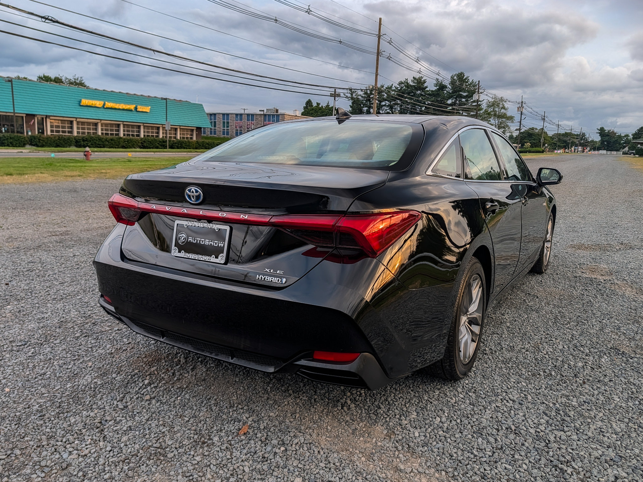 Used 2019 Toyota Avalon XLE w/ Moonroof Package FWD image 5