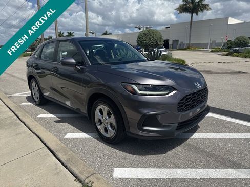 Used 2023 Honda HR-V LX image 3