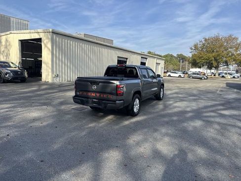 Used 2024 Nissan Frontier SV w/ SV Convenience Package image 5