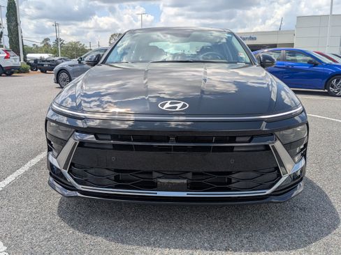 New 2025 Hyundai Sonata Limited image 9