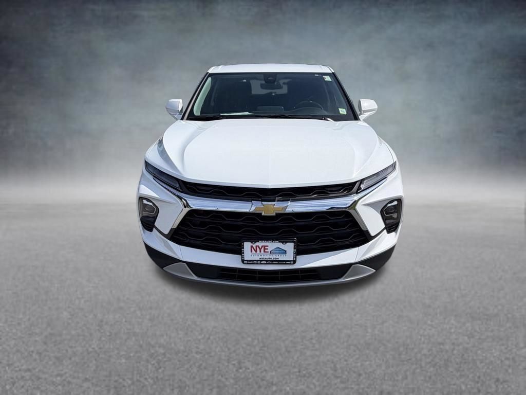 Used 2025 Chevrolet Blazer LT AWD/4WD image 9