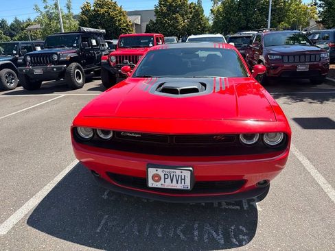 Used 2016 Dodge Challenger R/T RWD image 2
