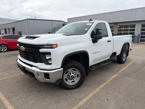 Used 2025 Chevrolet Silverado 2500 W/T w/ WT Convenience Package image 2