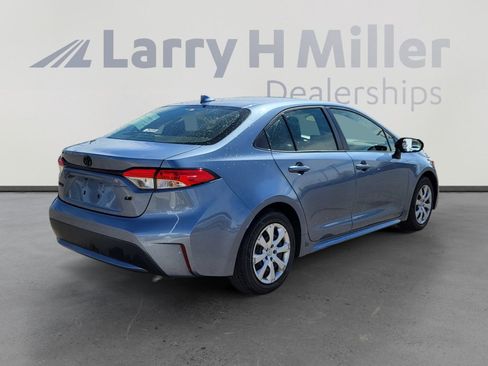 Used 2022 Toyota Corolla LE image 5