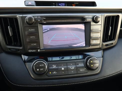 Used 2015 Toyota RAV4 XLE image 29