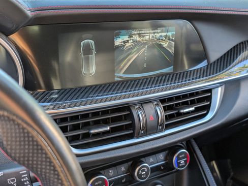 Used 2023 Alfa Romeo Stelvio Estrema image 27