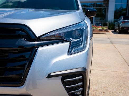 Certified 2025 Subaru Ascent Onyx Edition AWD/4WD image 3