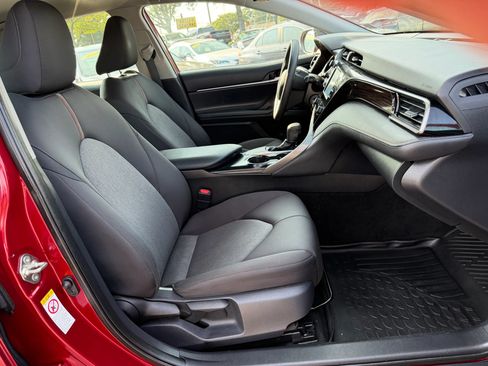 Used 2019 Toyota Camry LE FWD image 16