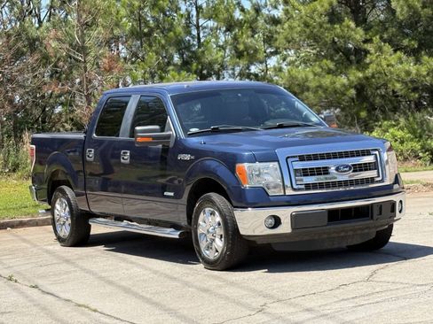 Used 2014 Ford F150 XLT w/ XLT Chrome Package RWD image 3
