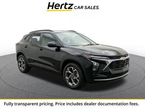 Used 2025 Chevrolet Trax LT FWD image 1