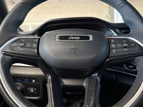 Used 2023 Jeep Grand Cherokee Trailhawk image 23