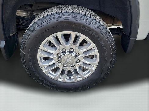 Used 2020 Chevrolet Silverado 2500 LT w/ All Star Edition AWD/4WD image 9