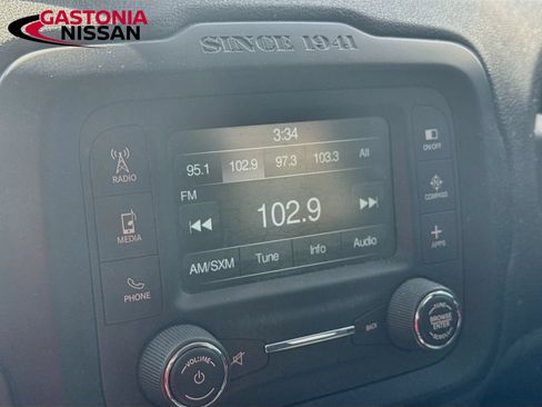 Used 2016 Jeep Renegade Trailhawk AWD/4WD image 17