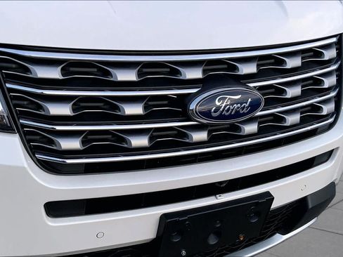Used 2017 Ford Explorer Limited w/ Class II Trailer Tow Package FWD image 29