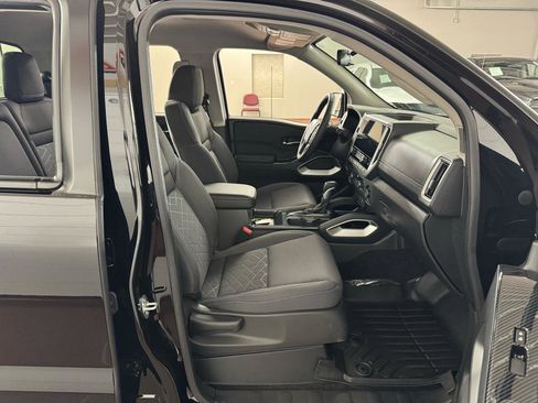Used 2025 Nissan Frontier SV w/ SV Convenience Package image 36