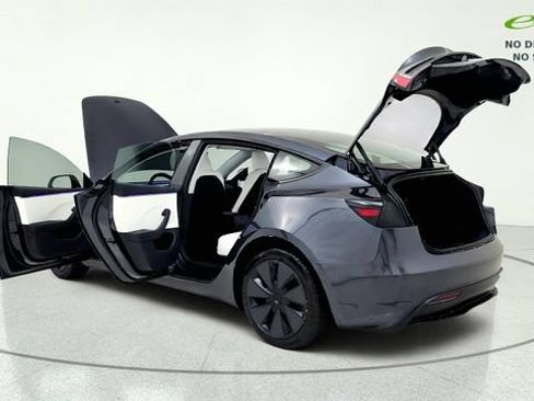 Used 2026 Tesla Model 3 RWD image 16