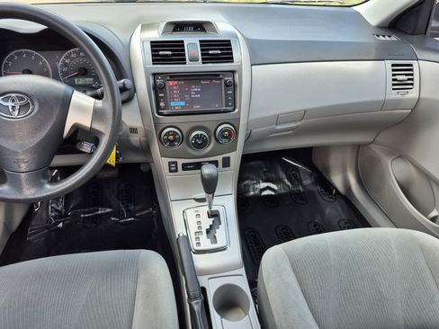 Used 2013 Toyota Corolla LE FWD image 16