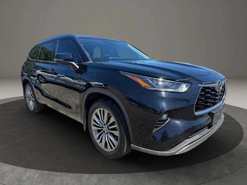 Used 2021 Toyota Highlander Platinum AWD/4WD image 3
