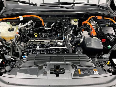 Certified 2025 Ford Escape SE FWD image 10