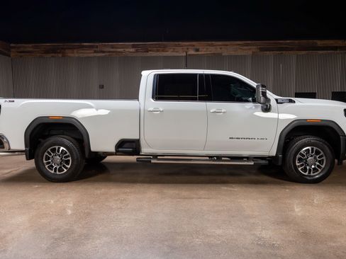 Used 2024 GMC Sierra 3500 SLE w/ SLE Value Package image 10