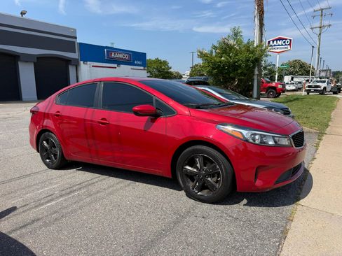Used 2018 Kia Forte S FWD image 7