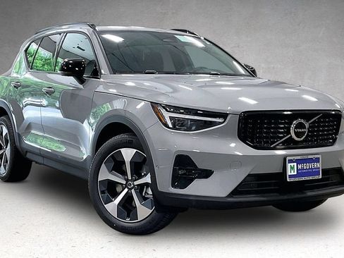 New 2026 Volvo XC40 B5 Plus w/ Protection Package Premier AWD/4WD image 2