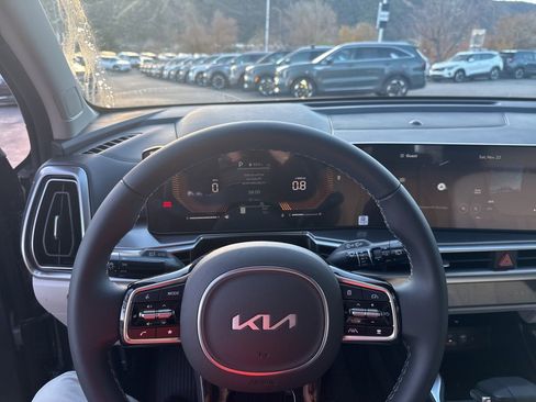 New 2025 Kia Sorento S image 32