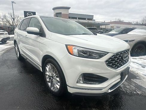 Used 2020 Ford Edge Titanium w/ Equipment Group 301A image 4