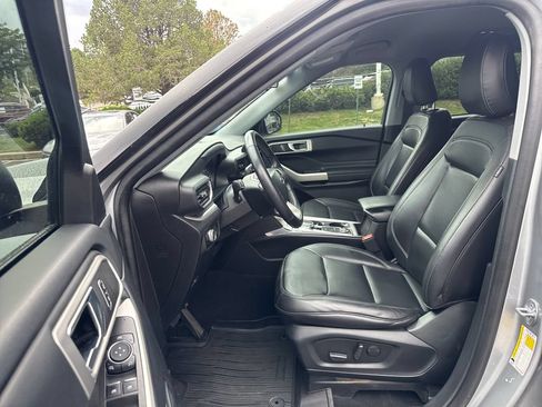 Certified 2023 Ford Explorer XLT w/ Equipment Group 202A AWD/4WD image 12