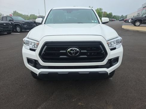 Used 2022 Toyota Tacoma SR AWD/4WD image 2