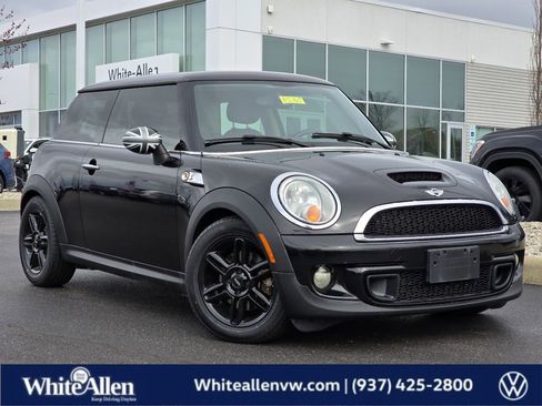 Used 2013 MINI Cooper S image 1