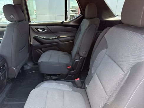 Used 2022 Chevrolet Traverse LT AWD/4WD image 6