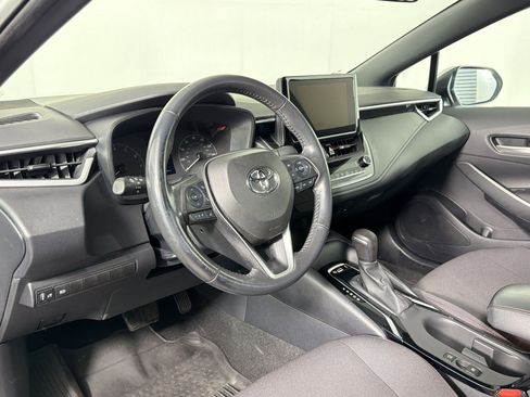 Used 2023 Toyota Corolla SE FWD image 3