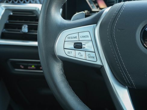 Certified 2025 BMW X7 xDrive40i image 19