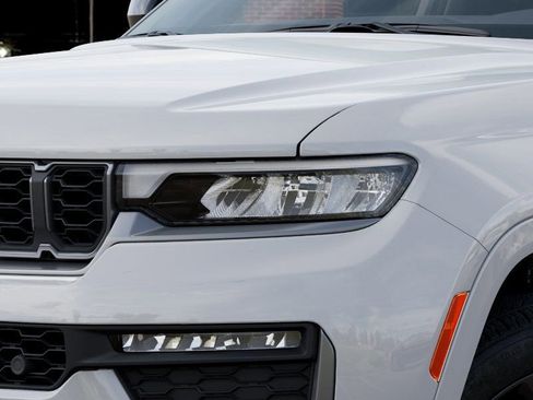 New 2026 Jeep Grand Cherokee L Limited AWD/4WD image 10