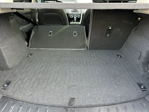 Used 2020 Jaguar E-PACE SE image 33