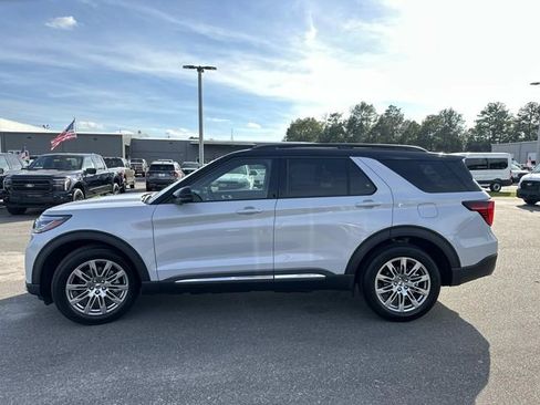 New 2026 Ford Explorer Platinum image 15